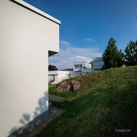 Sloneczny Grodek 38 *